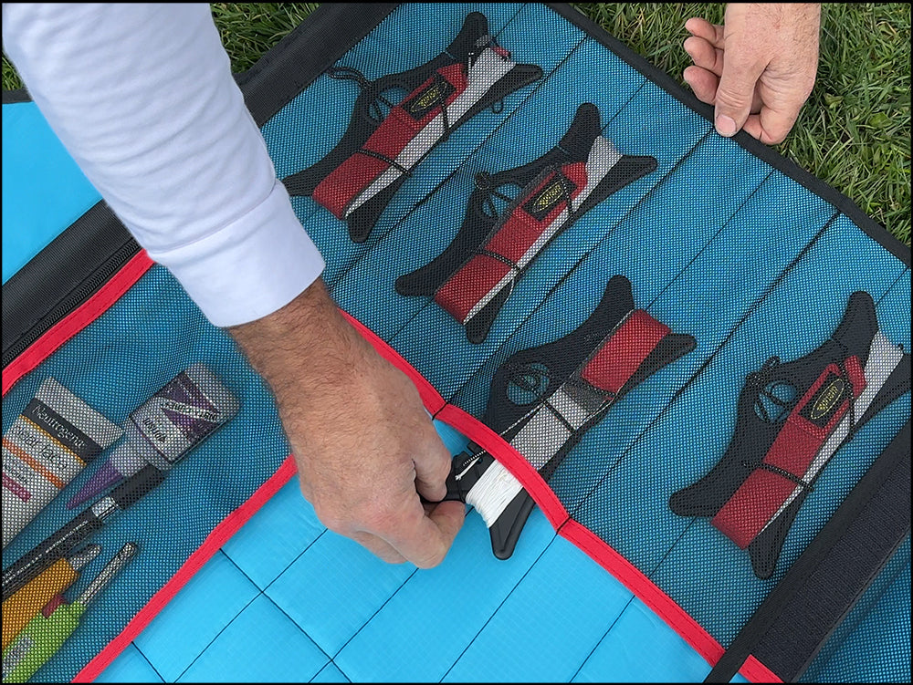 Wide hook-and-loop closure on the LaunchPad outer shell